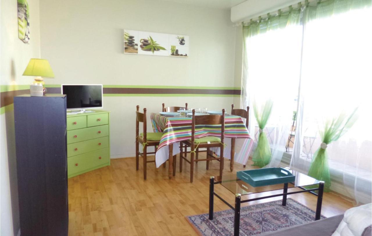 1 Bedroom Nice Apartment In Grandcamp Maisy エクステリア 写真